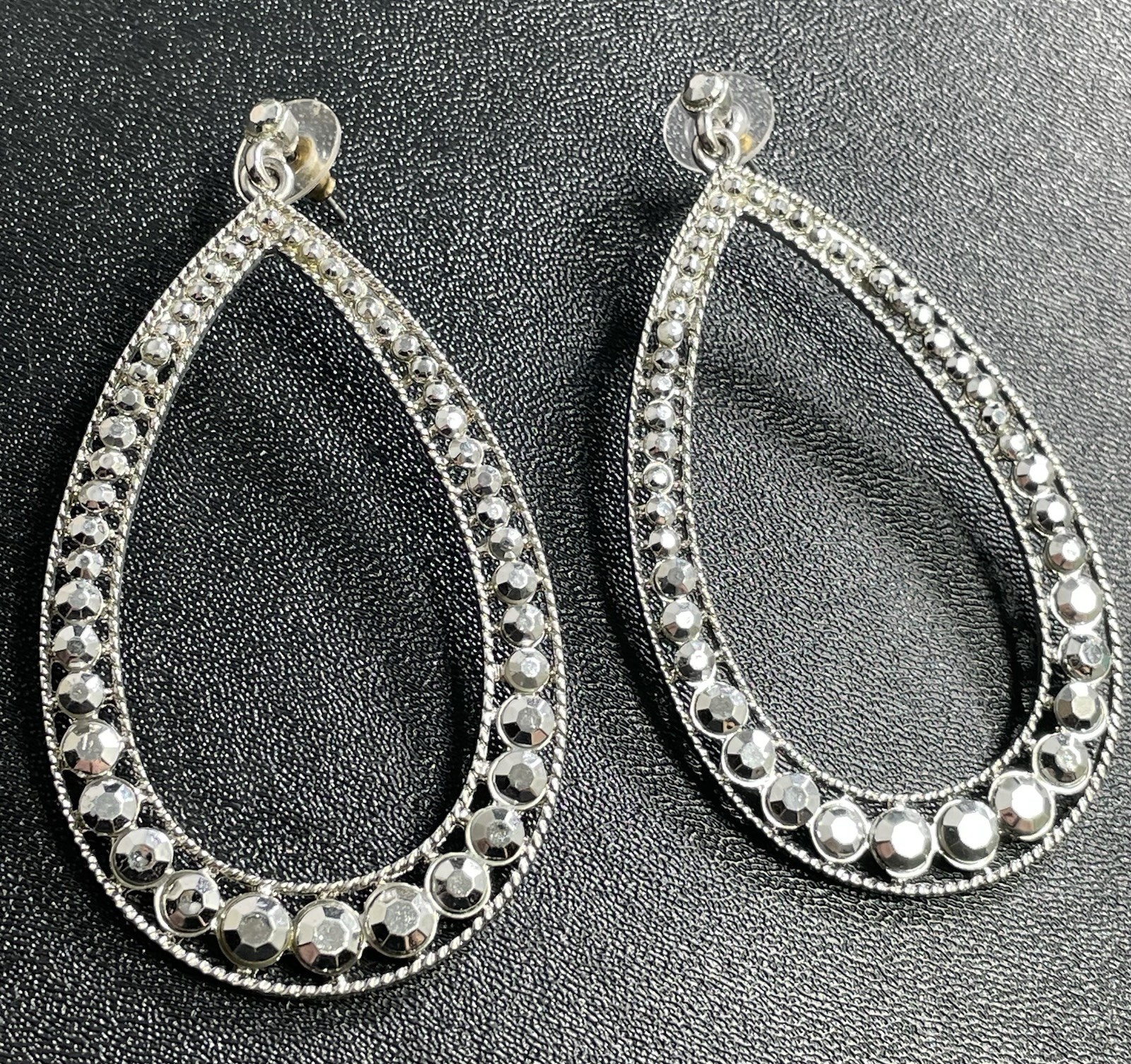 Vintage 3.5” Faceted Silver Tone Metal Rhinestone Dangle Earrings