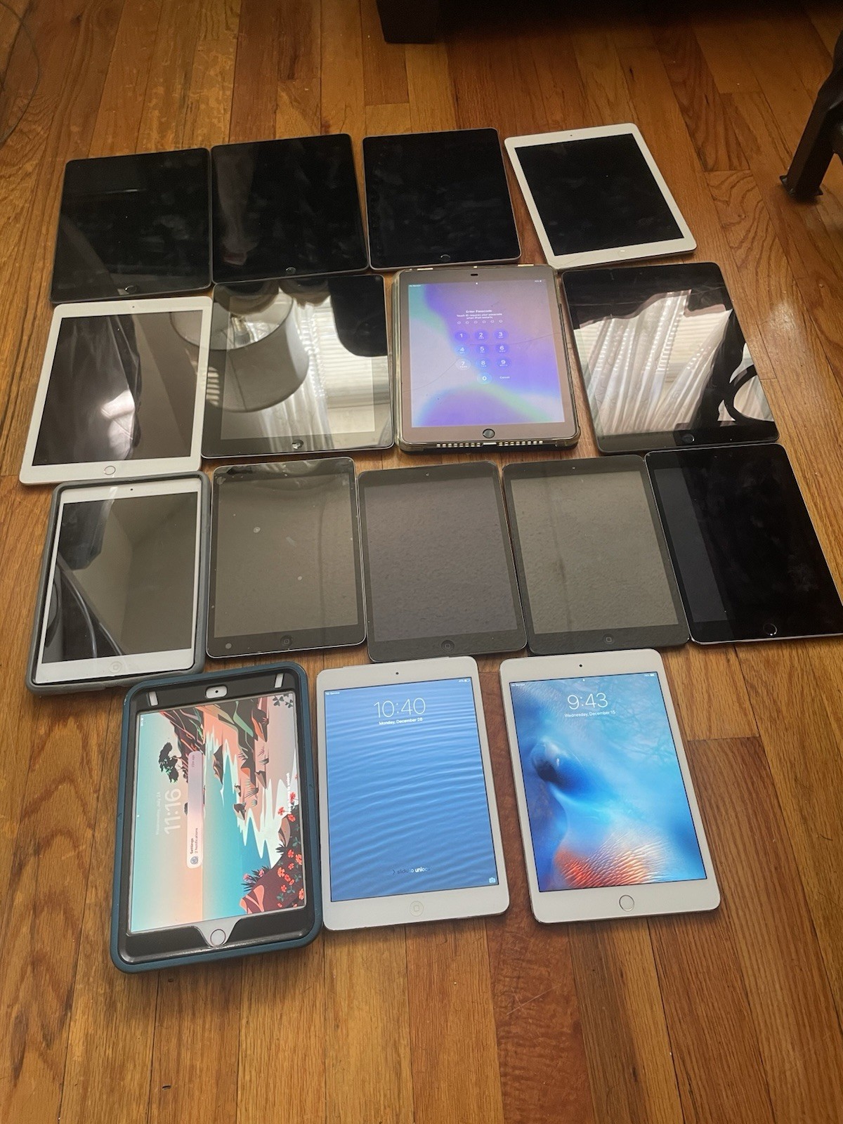 Mixed Lot of  16 Apple iPads  For Parts As Is