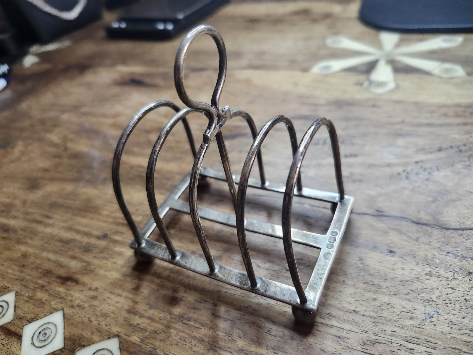 1926 William Hutton Sheffield Sterling Silver Toast Rack w/Feet 89g Hallmarked