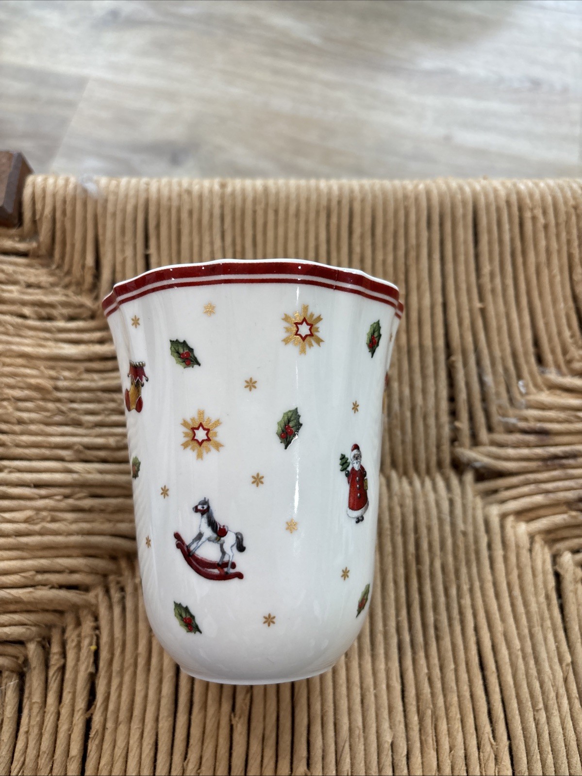 Villeroy & Boch Christmas Toys Delight Vase [Non Handled Mug] 3 1/2 X 4 3/4