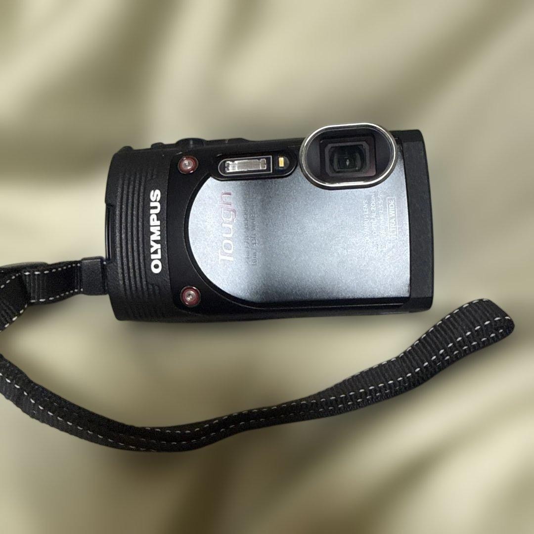 Olympus TG-850 Waterproof Shockproof Compact Digital Camera Excellent Condition