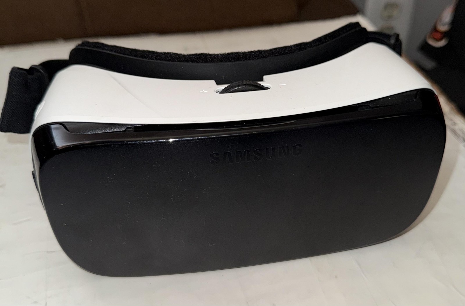 Samsung Gear VR Headset Powered by Oculus Virtual Reality Adjustable Strap