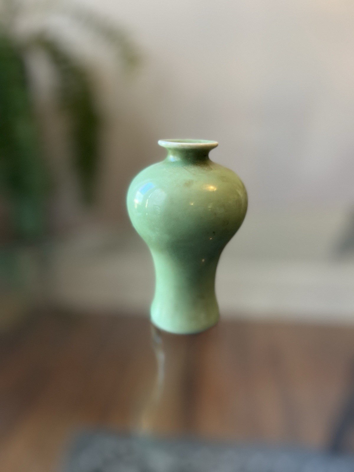 Chinese porcelain Celadon ceramic 4.5” Vase
