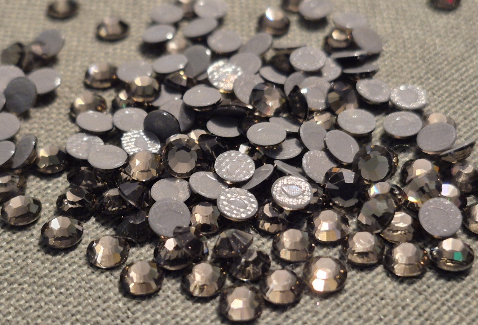 1288 pcs. Swarovski GREIGE Flatback Hotfix 16ss 3.8mm 2028 
