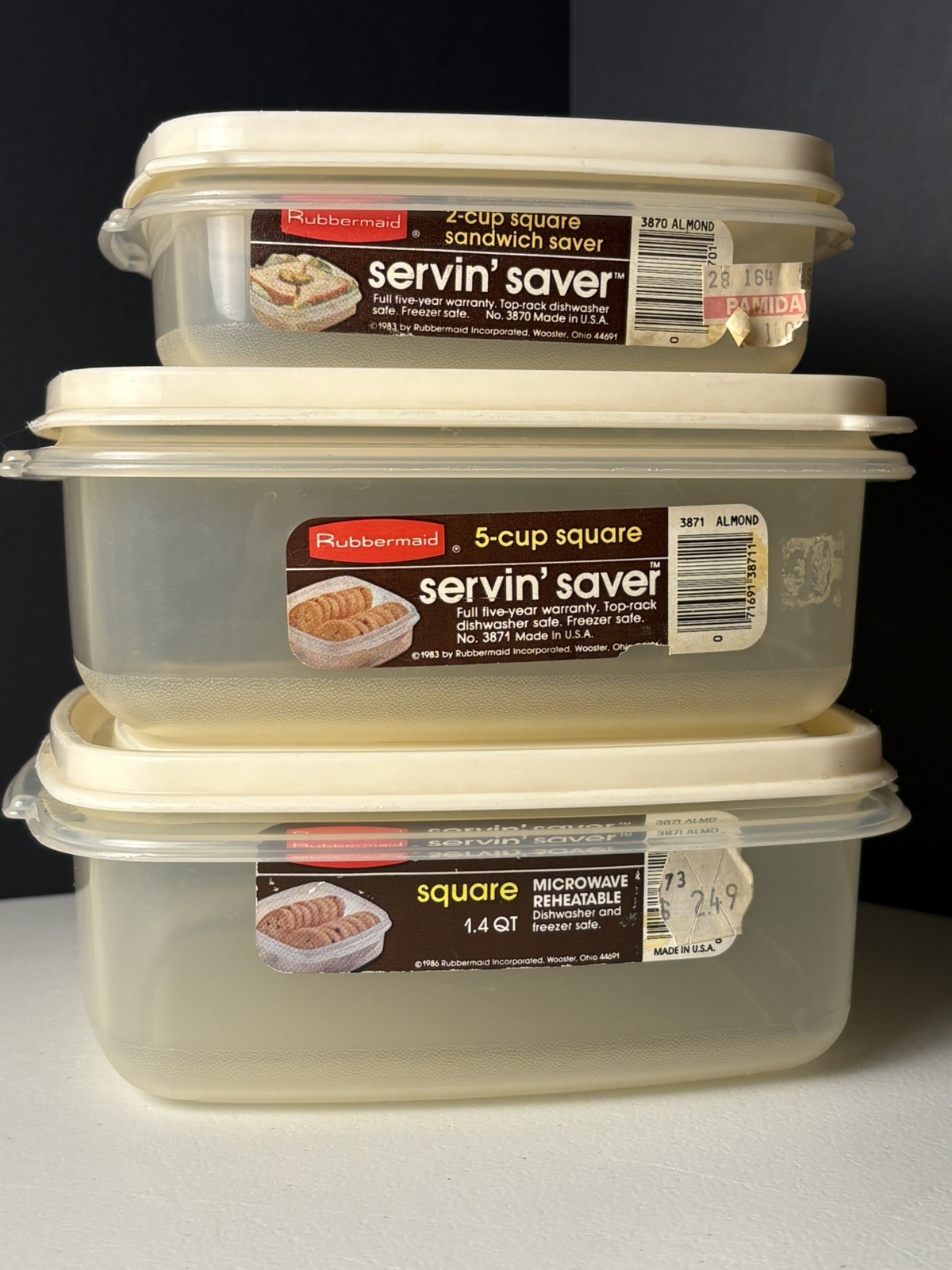 SET/3 -VTG RUBBERMAID SERVIN SAVER SQUARE CONTAINERS 2 cup And 5 cup