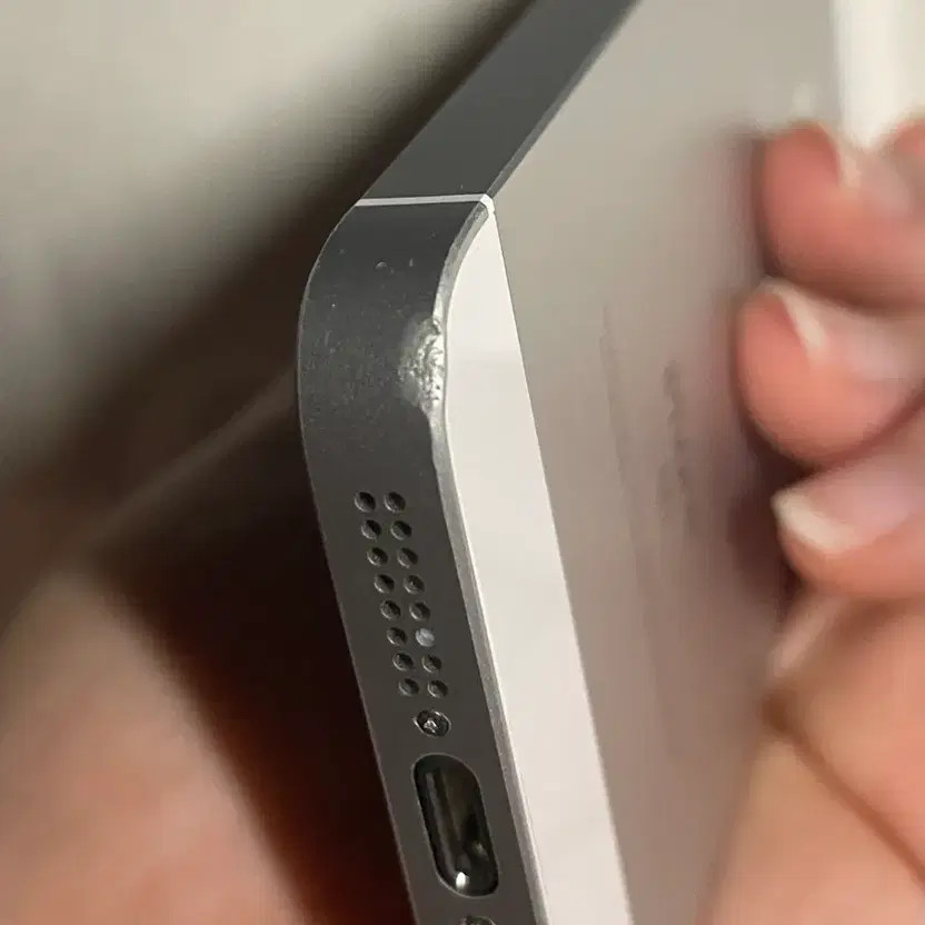 iPhone SE 1st Gen Silver 64GB Lightly Used