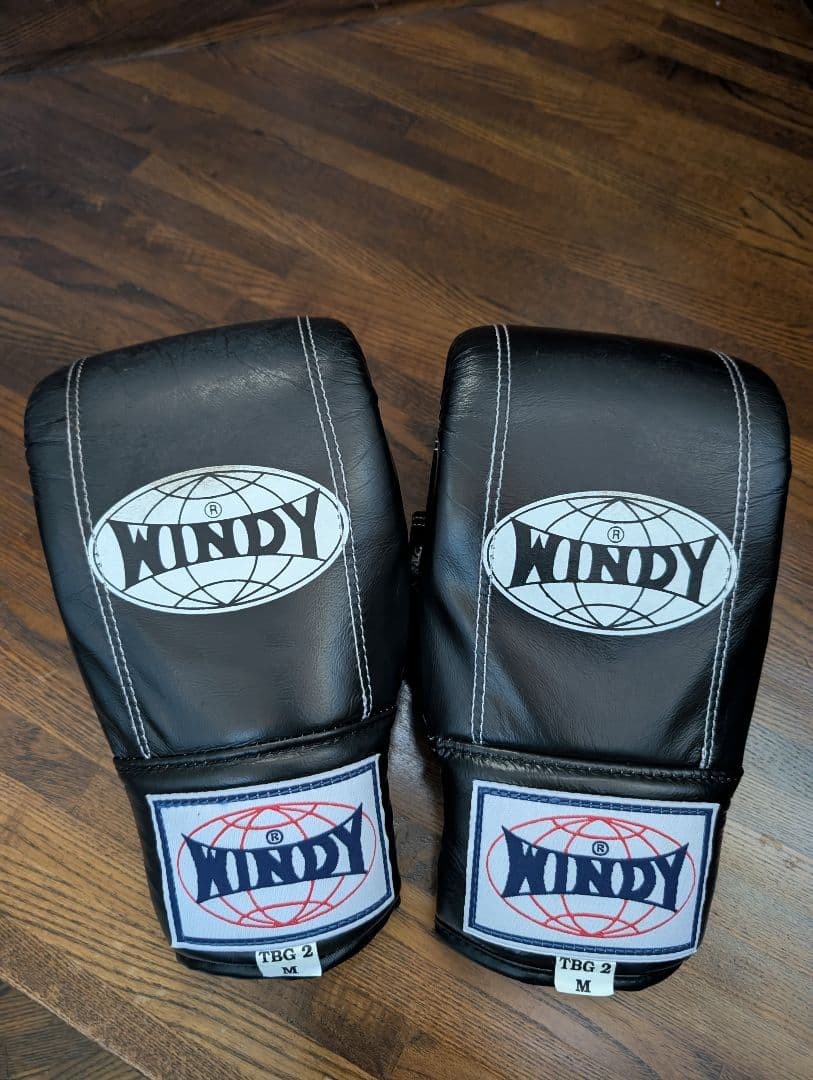 Windy TBG 2 Boxing Gloves, Size M, Black - Sparring Punching Training