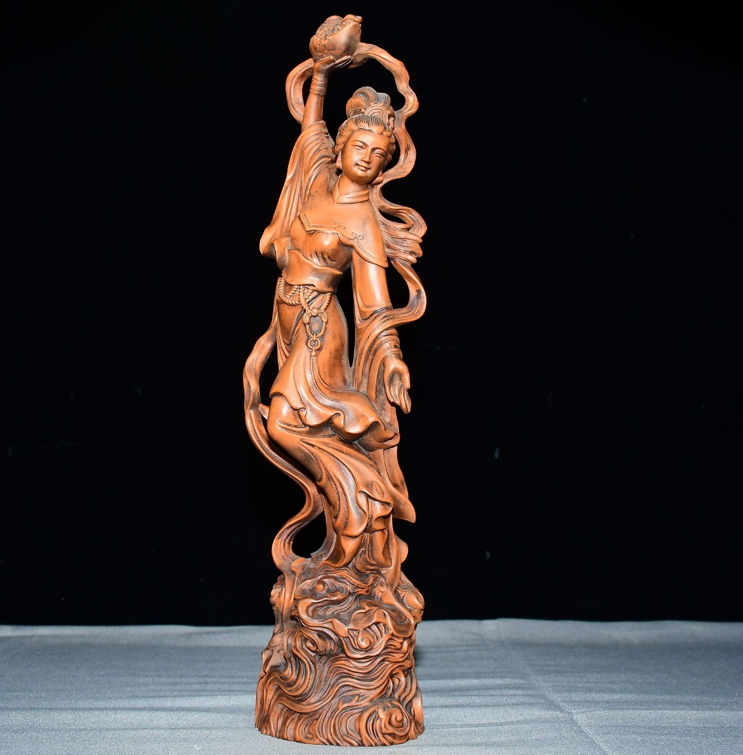 Exquisite Small Leaf Boxwood Sky Maiden Floral Ornament