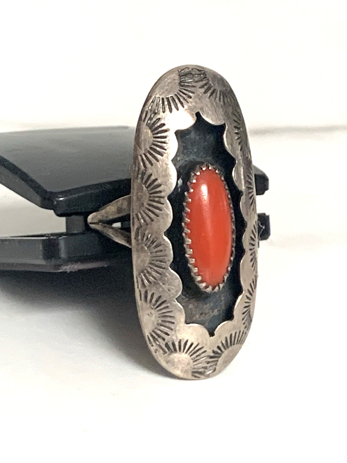 Vintage Estate Navajo Ring Sterling Silver W Coral - Wonderful Design - Size 7