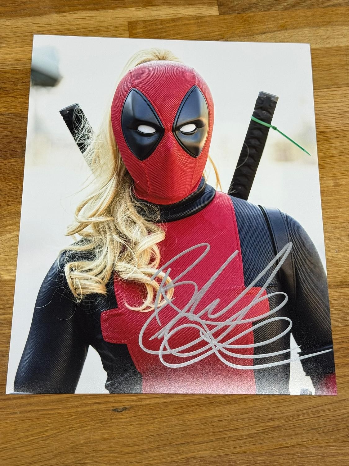 Blake Lively Signed Photo Gossip Girl, The Shallows, Deadpool Autograph