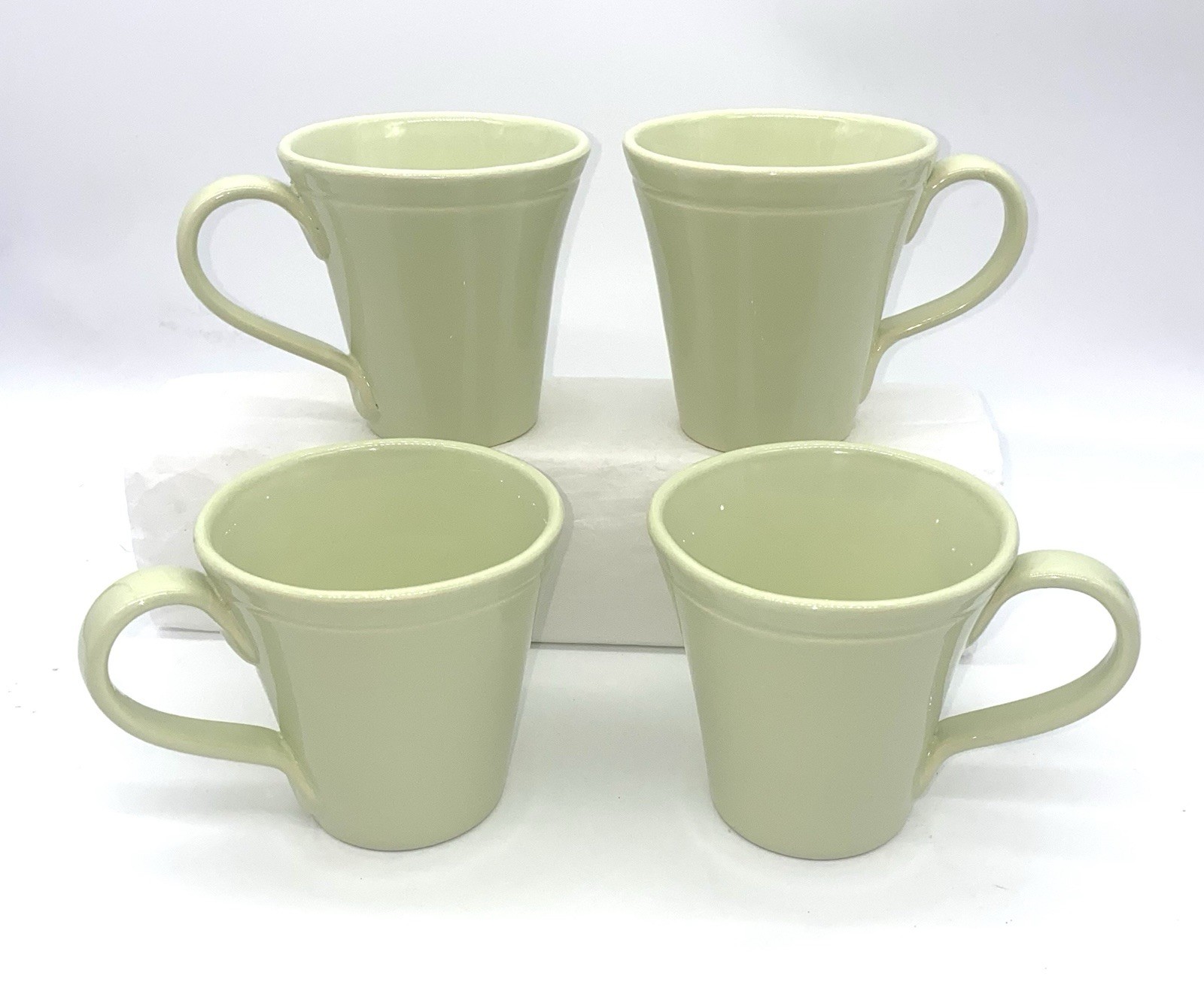 VIETRI Viva Italian Fresh Pistachio Green Coffee Mugs Cups Italy Set of 4 EUC