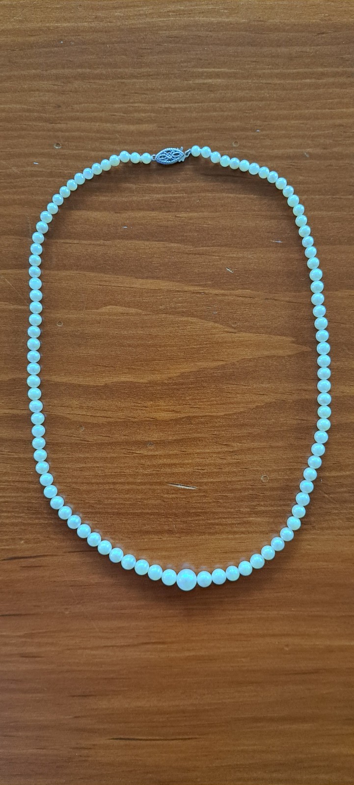 Vintage 10KG Graduated Cultured 95 Pearls w/White Gold Fishhook Clasp 17 inches