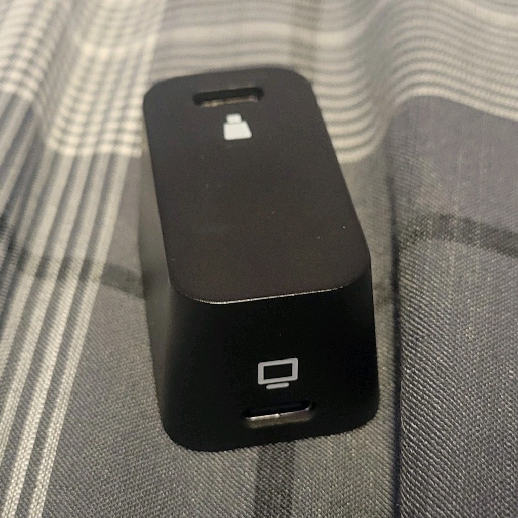 vive ultimate trackers and dongle