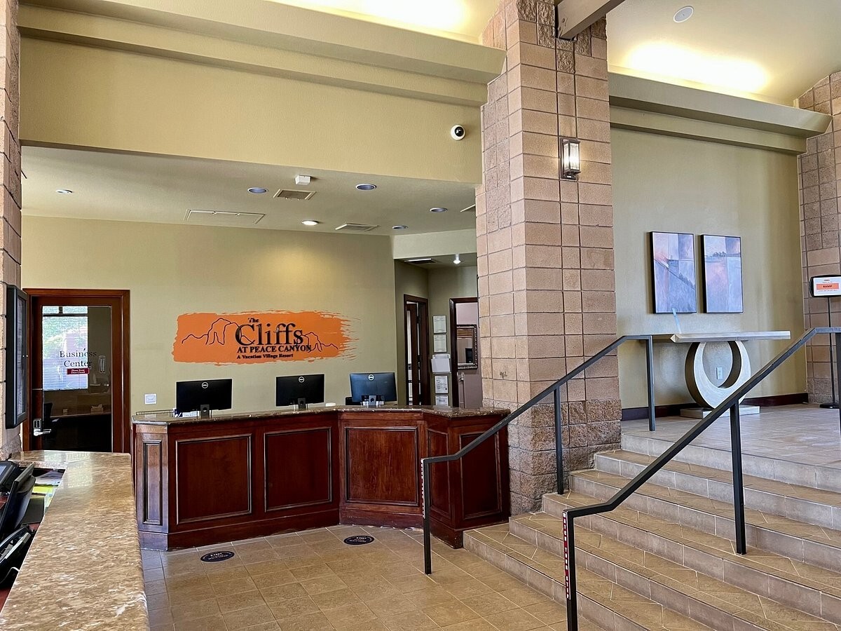 CLIFFS AT PEACE CANYON - FIXED ANNUAL WEEK~ 2027 USE ~ FREE CLOSING!!