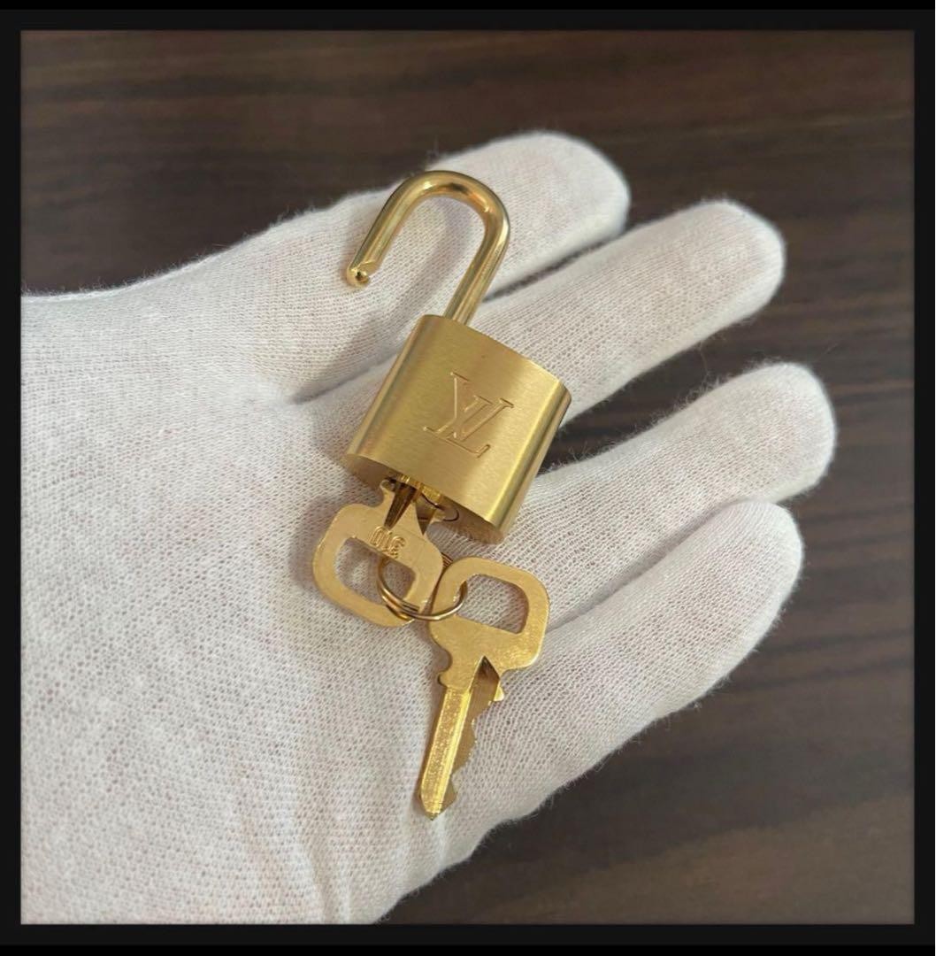 Unused Louis Vuitton Padlock Lock Gold 310 Excellent Condition