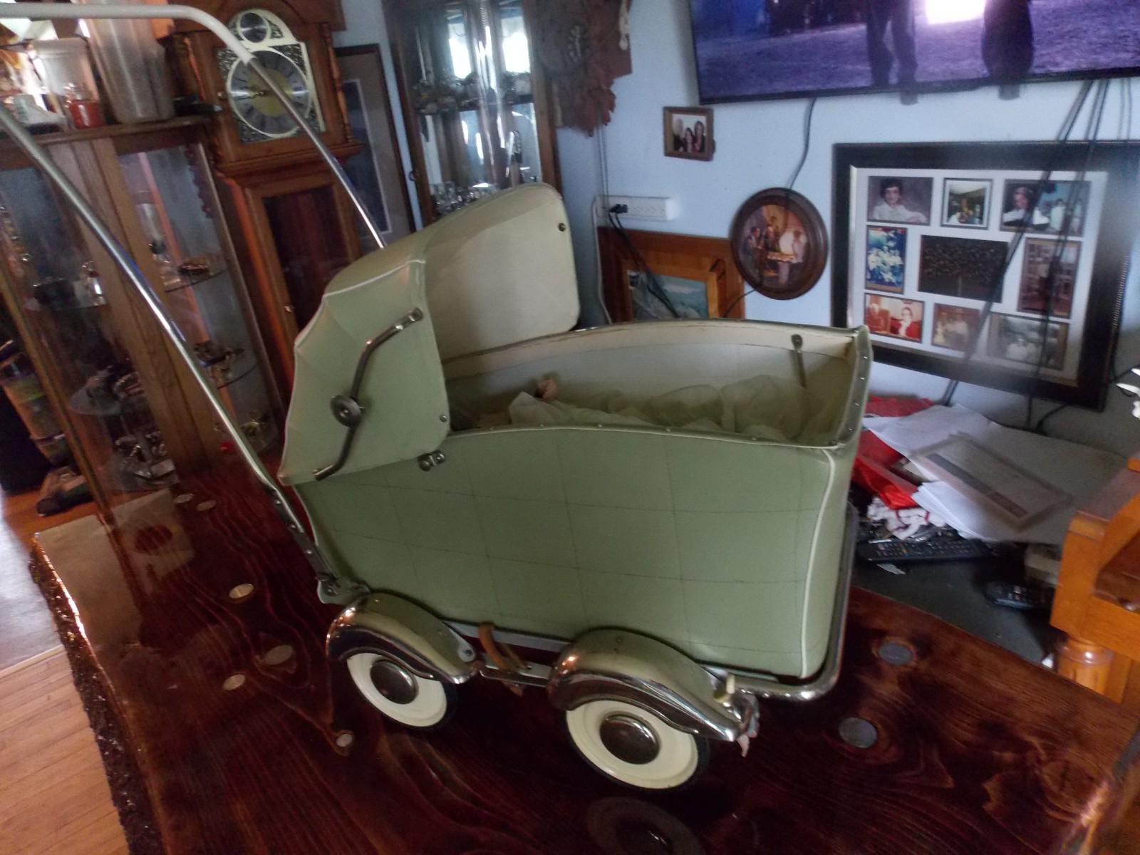 Vintage 1930s art deco Baby Doll Carriage Stroller Buggy Vinyl, Wood, Steel