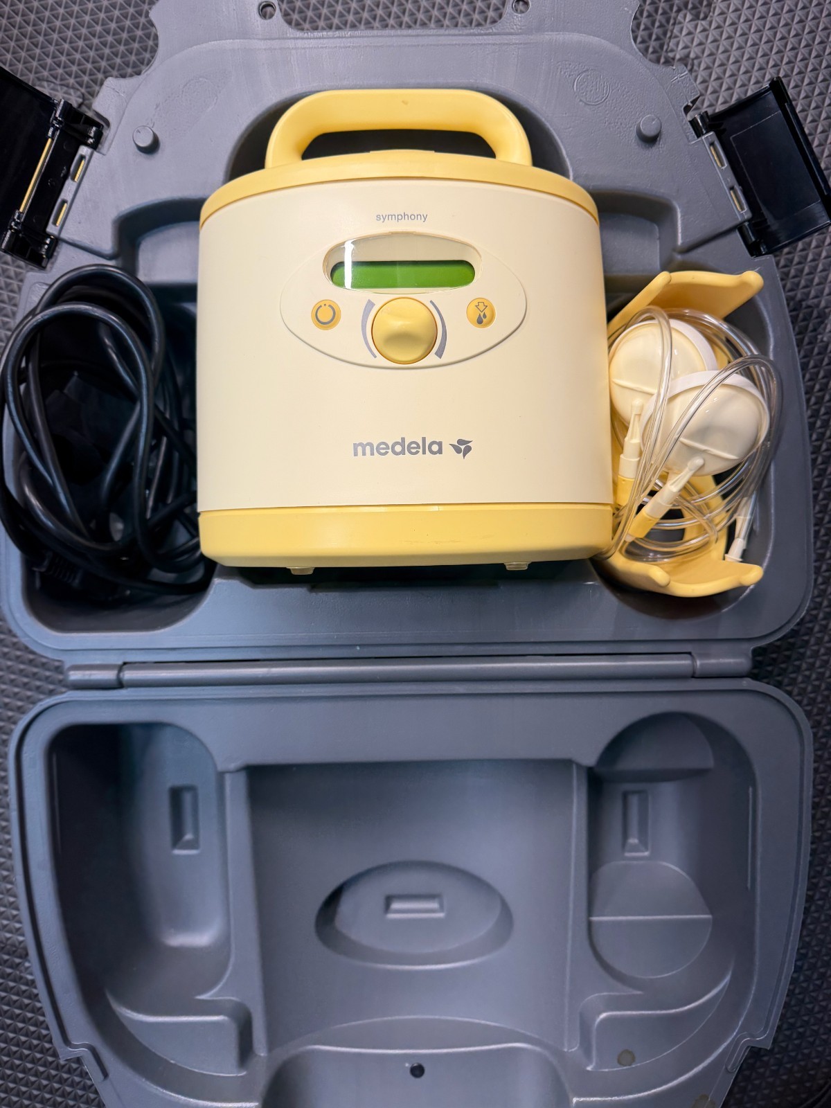 Medela Symphony 2.0 Breast Pump hospital grade - 126 hours