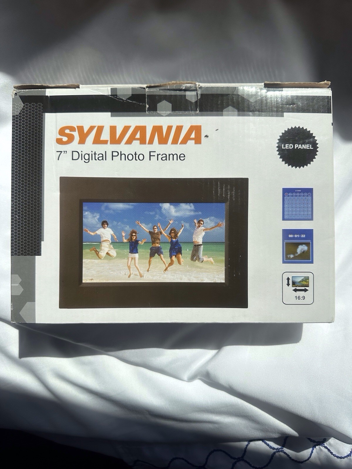 Sylvania SDPF757 7" LED Digital Photo Frame Black USB SD MMC MS JPEG Clock