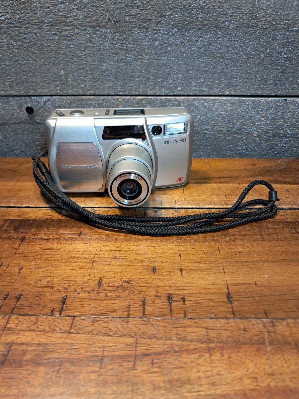 Olympus Infinity Zoom 80 35mm Point & Shoot Film Camera AF Quartz Date