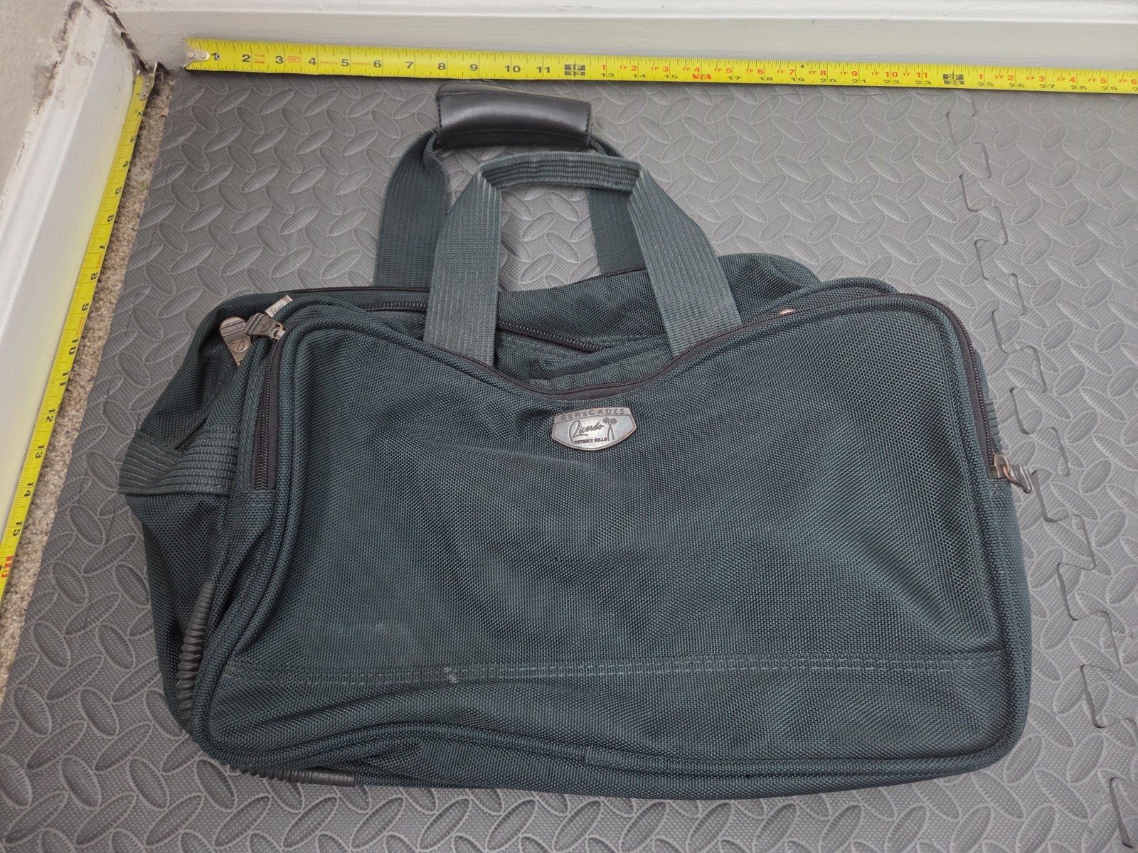 Ricardo Beverly Hills Carry On Luggage Laptop/Overnight Bag Large Green #S52