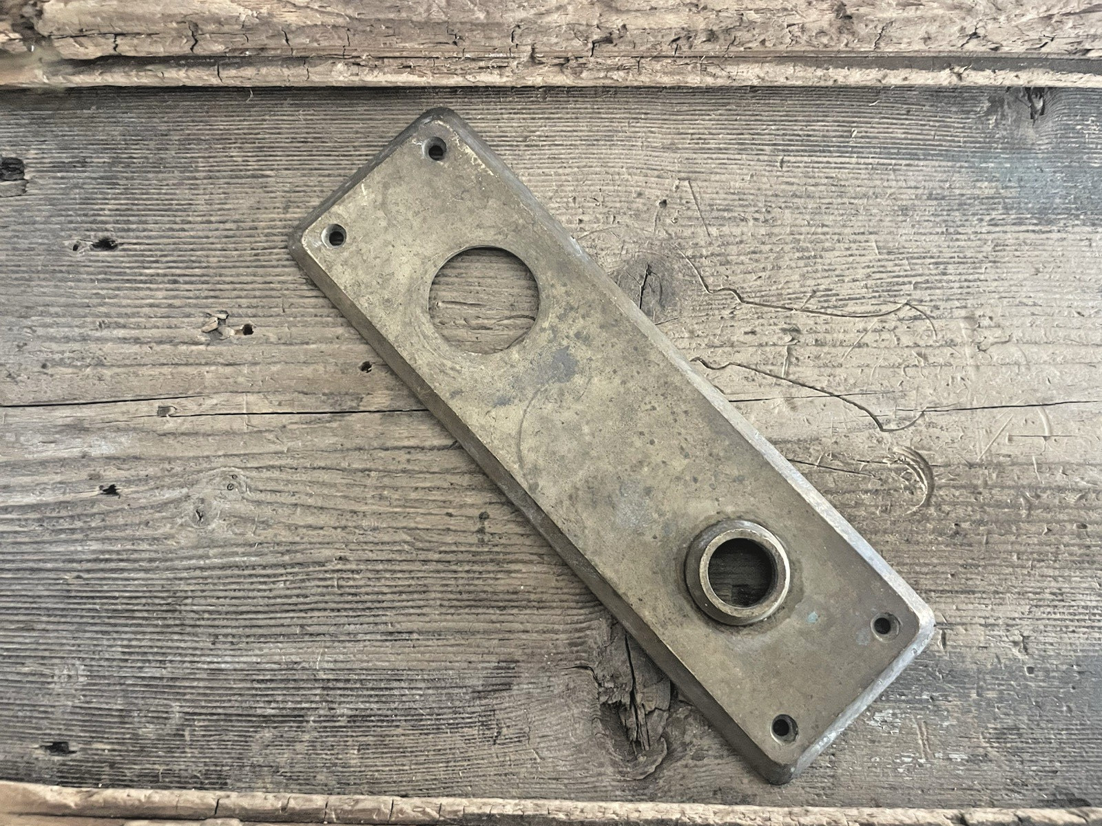 VTG AGED PATINA  ANTIQUE HEAVY CAST BRASS DOOR KNOB BACKPLATE T Makers Mark