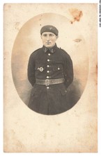 CAR-ABWP8-0828-MILITARIA - A Soldier In Uniform - Photo Card