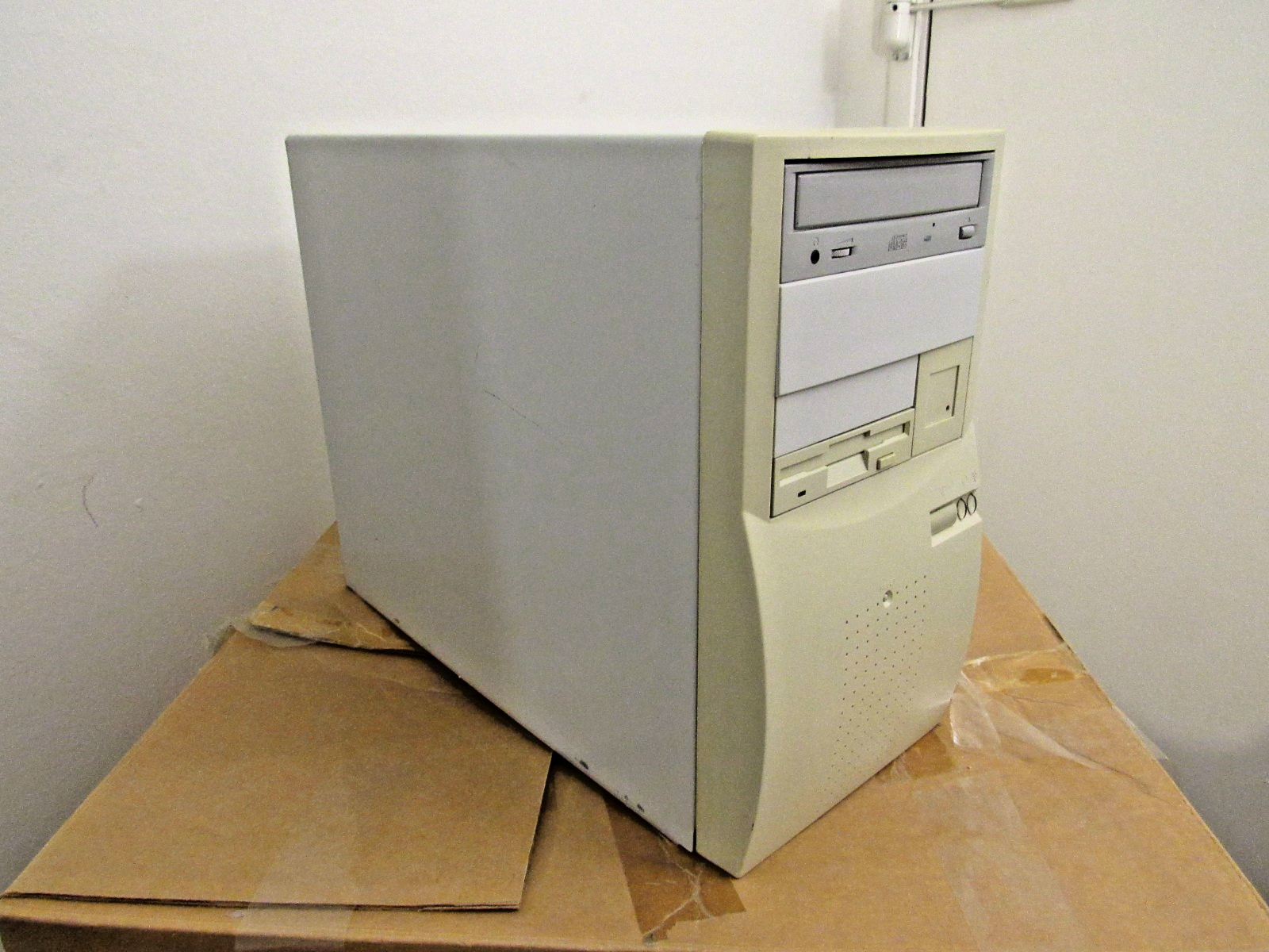 VINTAGE PENTIUM II 333 MINI-TOWER BUILT COMPUTER (complete)