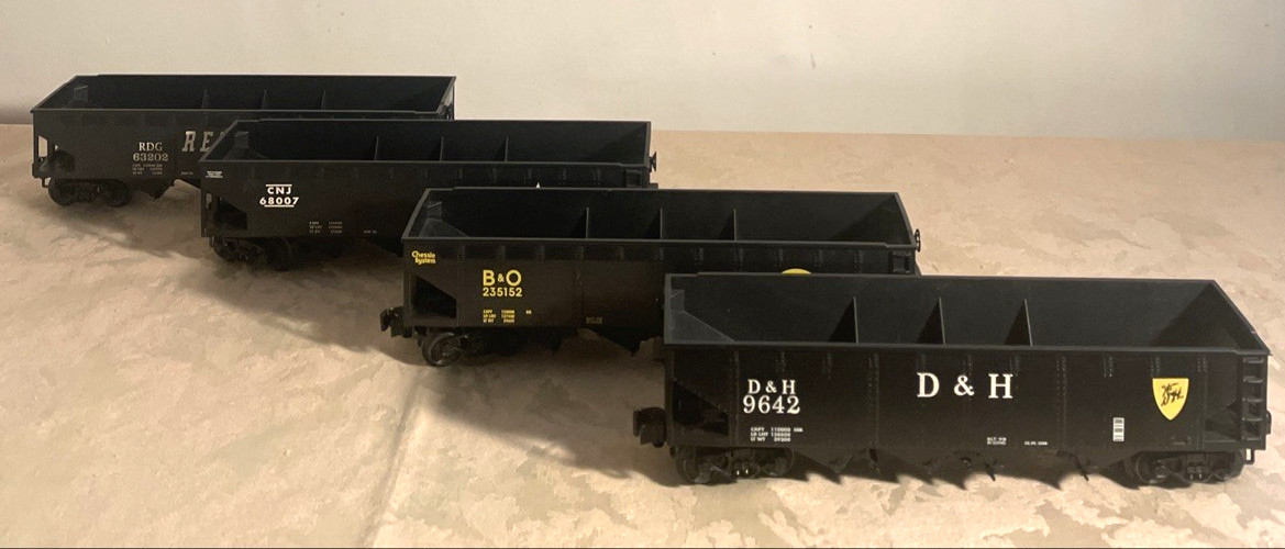 Lionel 6-26937 Set of Four Die-Cast Four-Bay Hoppers, New