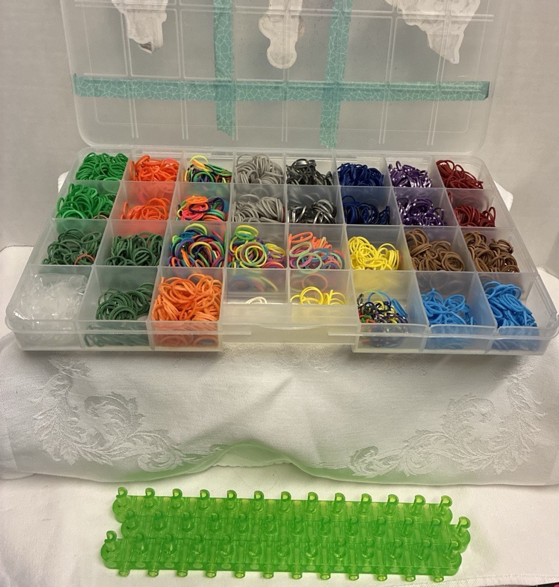 Rainbow Loom Bracelet Kit/case With Elastics,loom,hooks Preowned A10