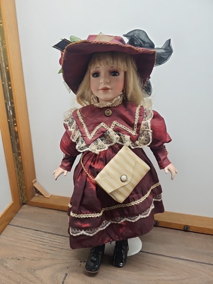 Vintage 1990's Duck House Heirloom Dolls Beautiful Porcelain Victorian Doll #414