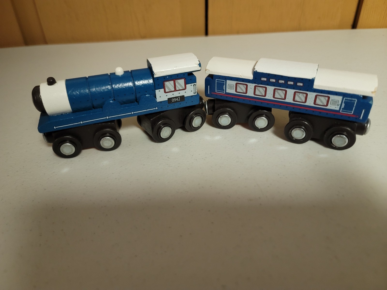 Wooden Railway Steam Engine & Passenger Coach Train Battat VG Condition