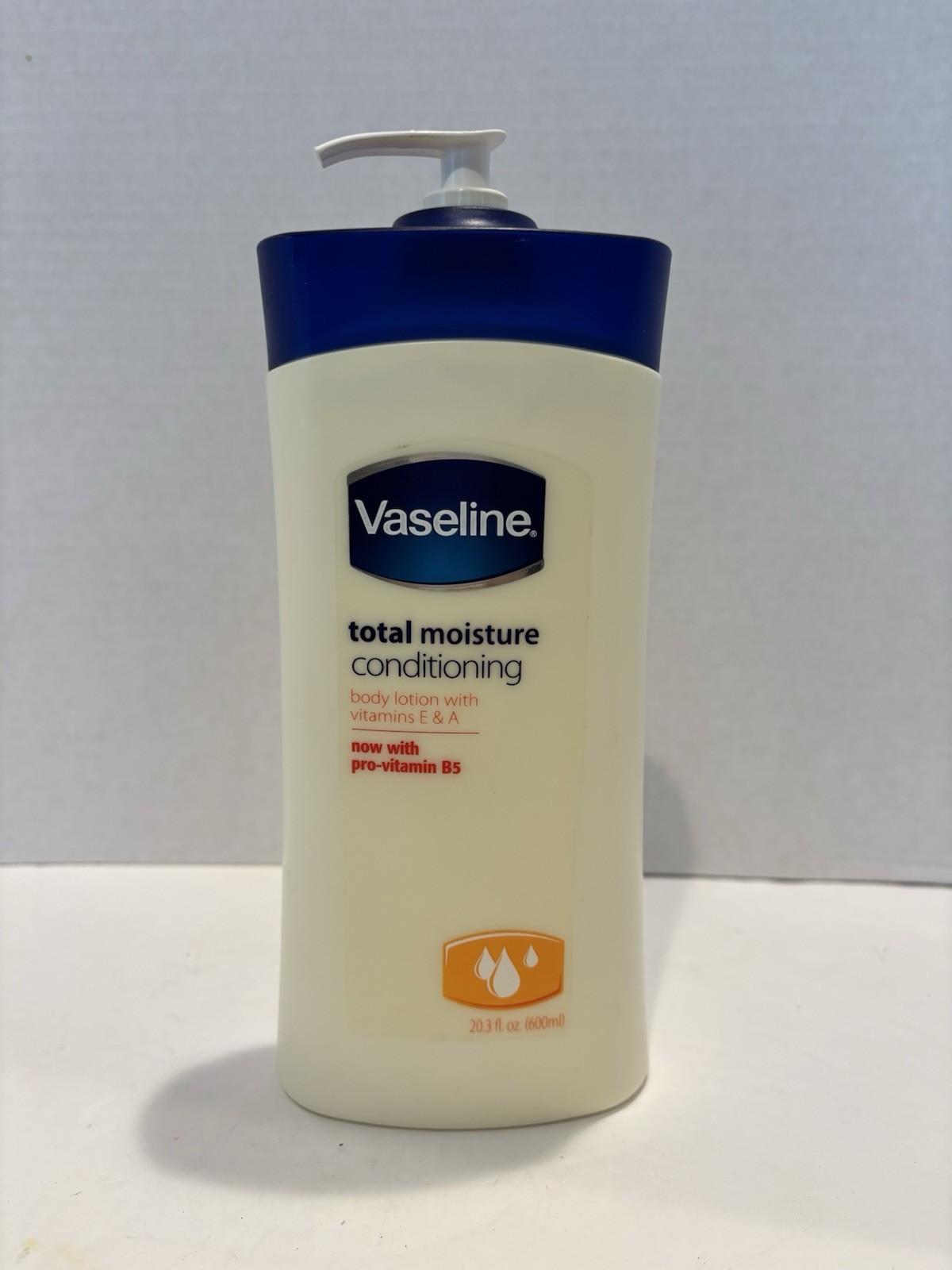 Vaseline Total Moisture Conditioning Body Lotion with Vitamins A E & B5 20.3 Oz