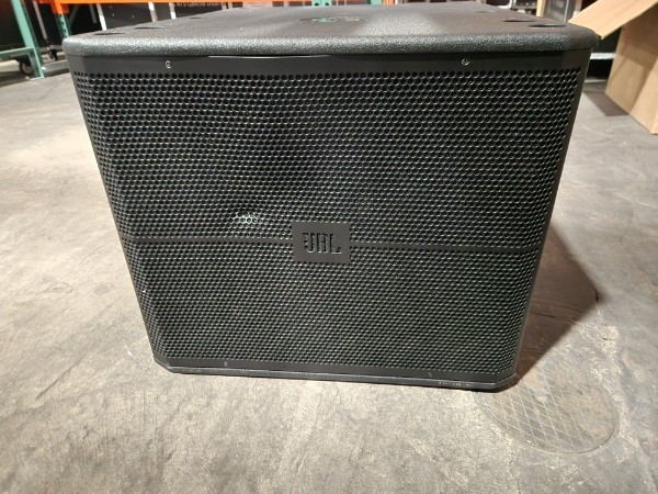 USED - JBL VRX900