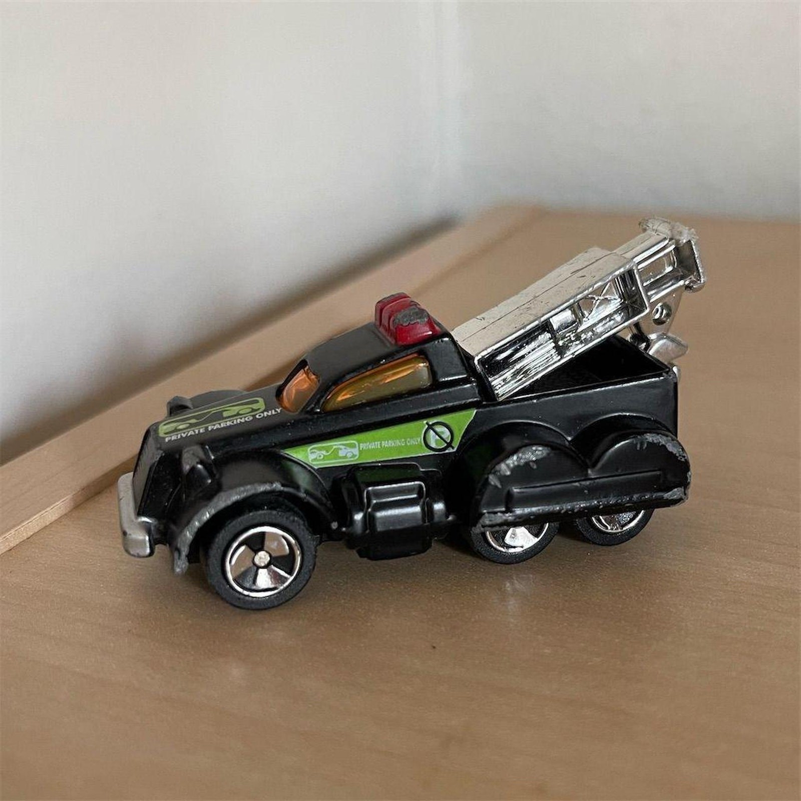 Maisto Hodad Hauler Vintage 2002 Tow Truck Black Collectible Toy Model Big Rig