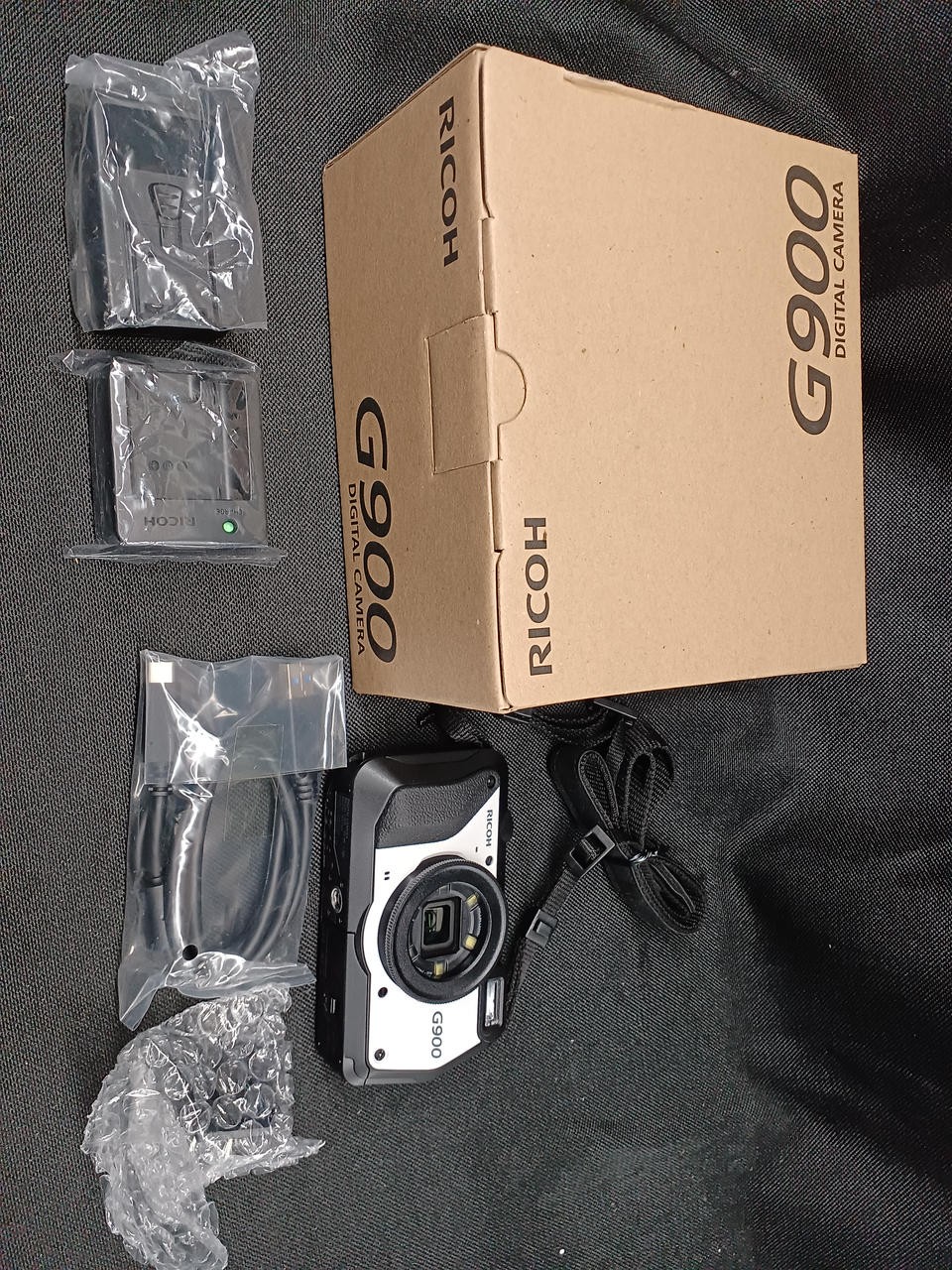 RICOH G900 Digital Camera 20MP Waterproof Shockproof 5x Zoom Used From Japan