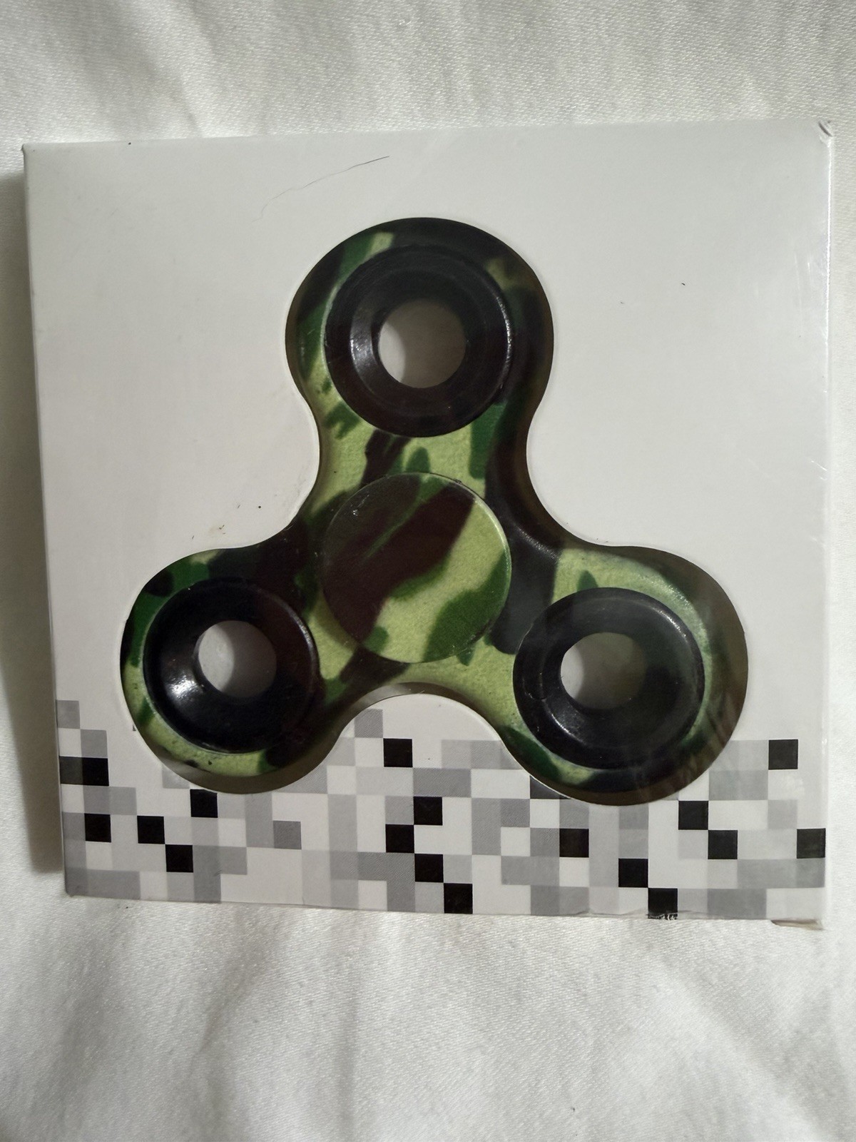 FIDGET SPINNER~ GREEN CAMO ~ CLASSIC STYLE ~Handheld Toy~ Sensory Toy~NEW IN BOX