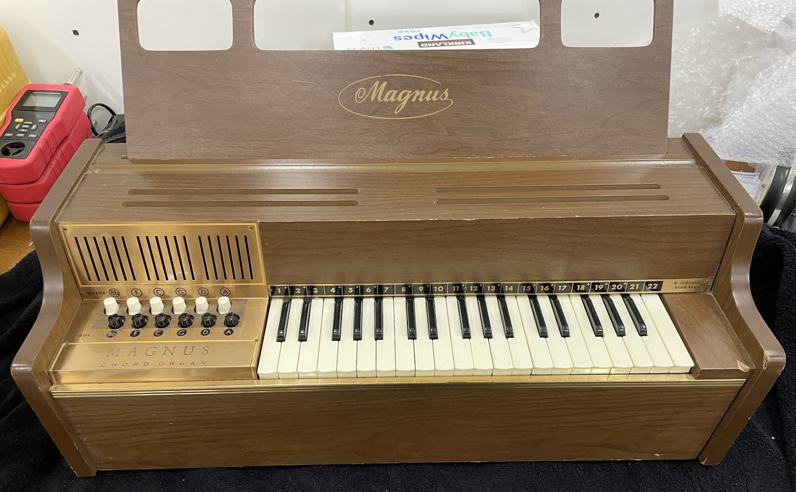 Magnus Electric Chord Organ Model 500 - TESTED - In Great Condition - No Stand