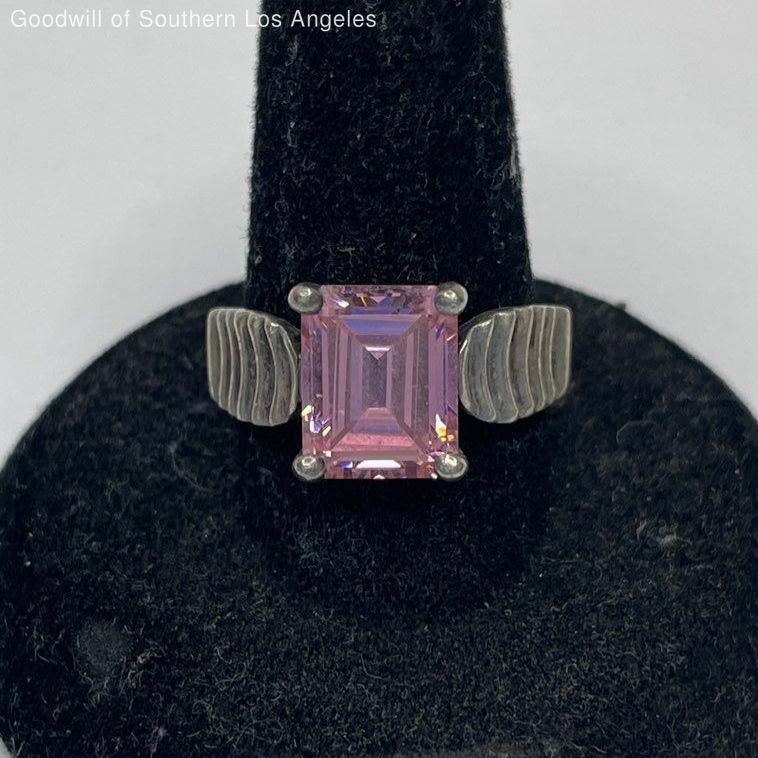 Sterling Silver Solitaire Pink Cubic Zirconia Ribbed Band Ring - 5.74g