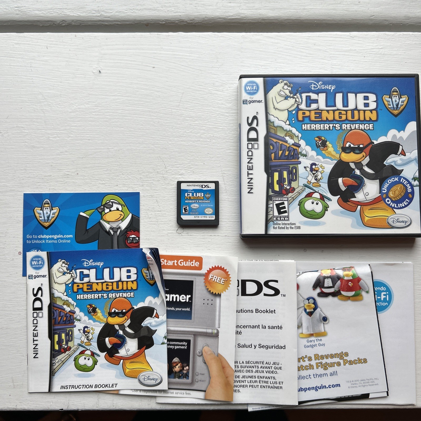 Club Penguin: Elite Penguin Force: Herbert's Revenge CIB TESTED WORKING!