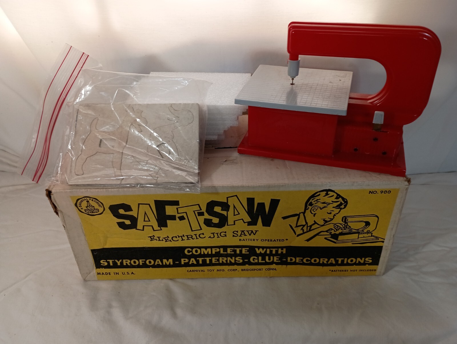 Vintage SAF-T-SAW Electric Jigsaw Carnival Toy 900 Original Box w/Stencils