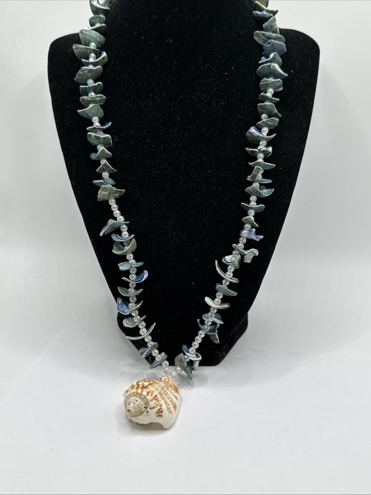 22” Hand Crafted Dyed Blue  Mother Of Pearl W Conch Pendent Natural Beach