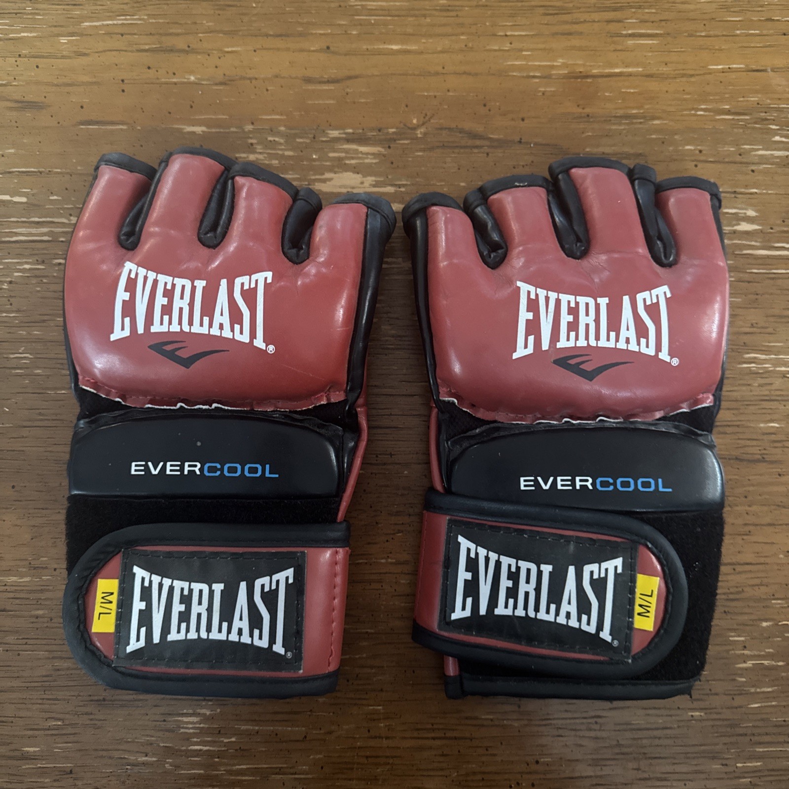 EVERLAST Everstrike Multi-Purpose Training Boxing Gloves EverCool Sz M/L