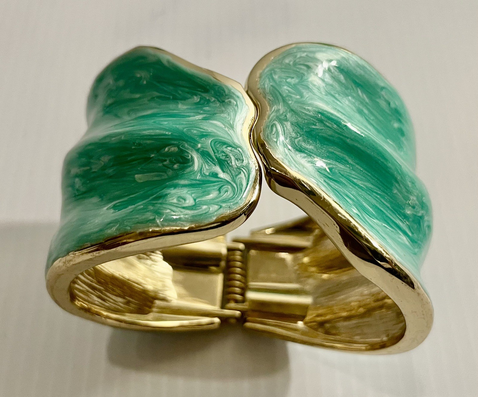 Vintage Style Mint Green Marbled Resin Cuff Bracelet Gold Tone Wide Wavy