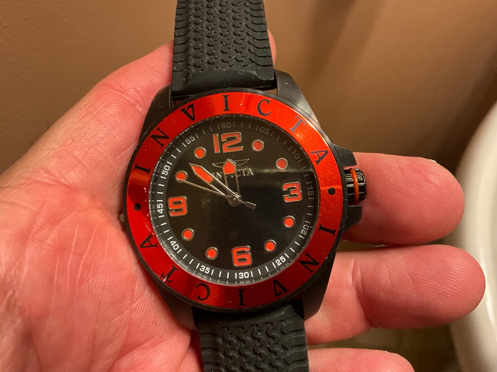 INVICTA PRO DIVER MODEL 21849 BLACK AND RED QUARTZ  45MM CASE TIRE TREAD RUBBER