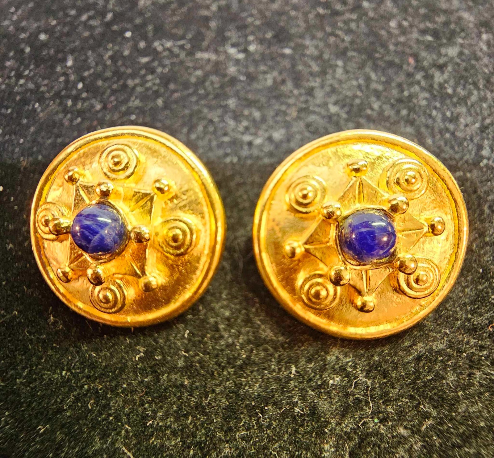 Signed Robert Rose Goldtone stud earrings round w/ lapis lazuli -A13