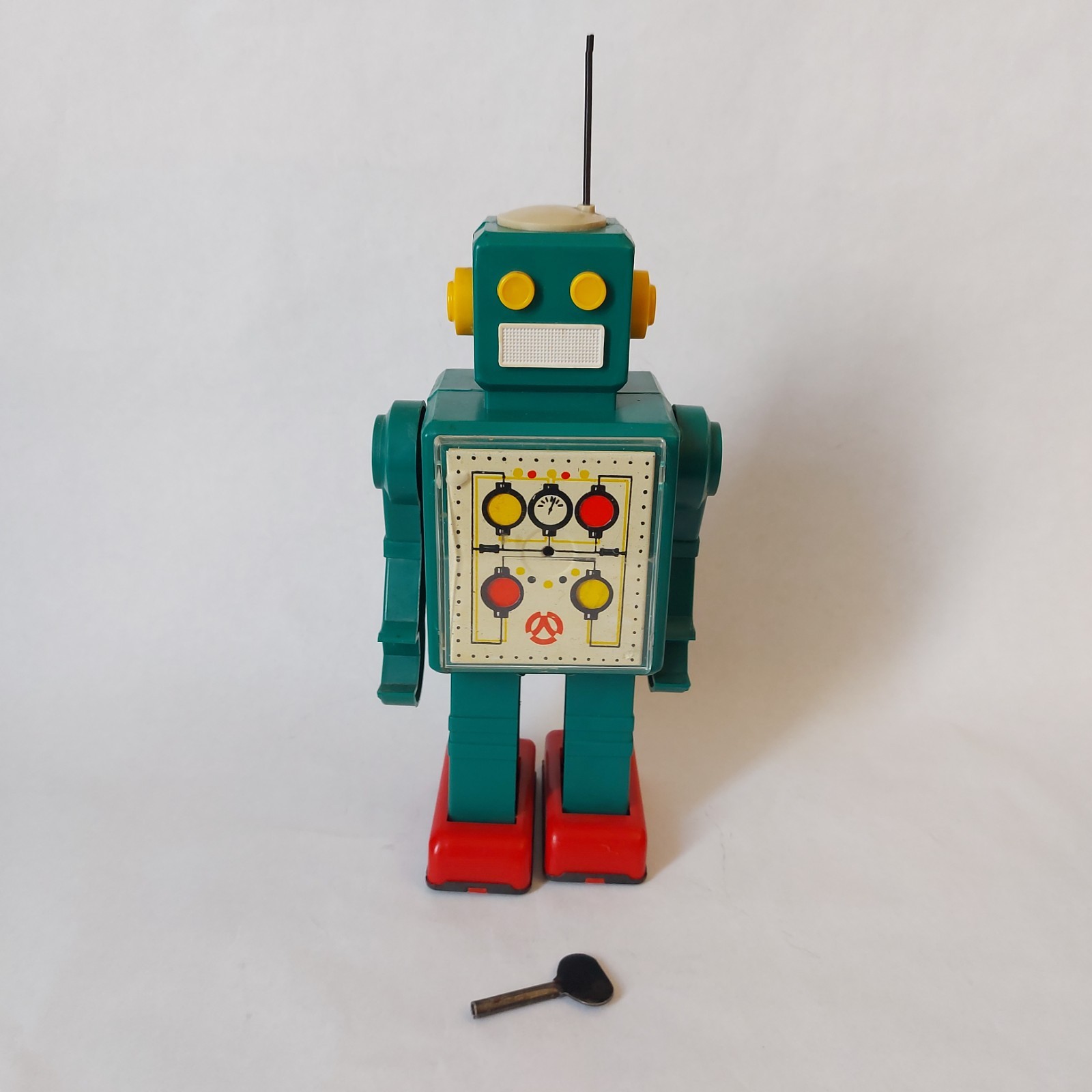 Vintage Rare Green Color USSR Russian Robot Wind Up Plastic Toy 70s 1st Edition