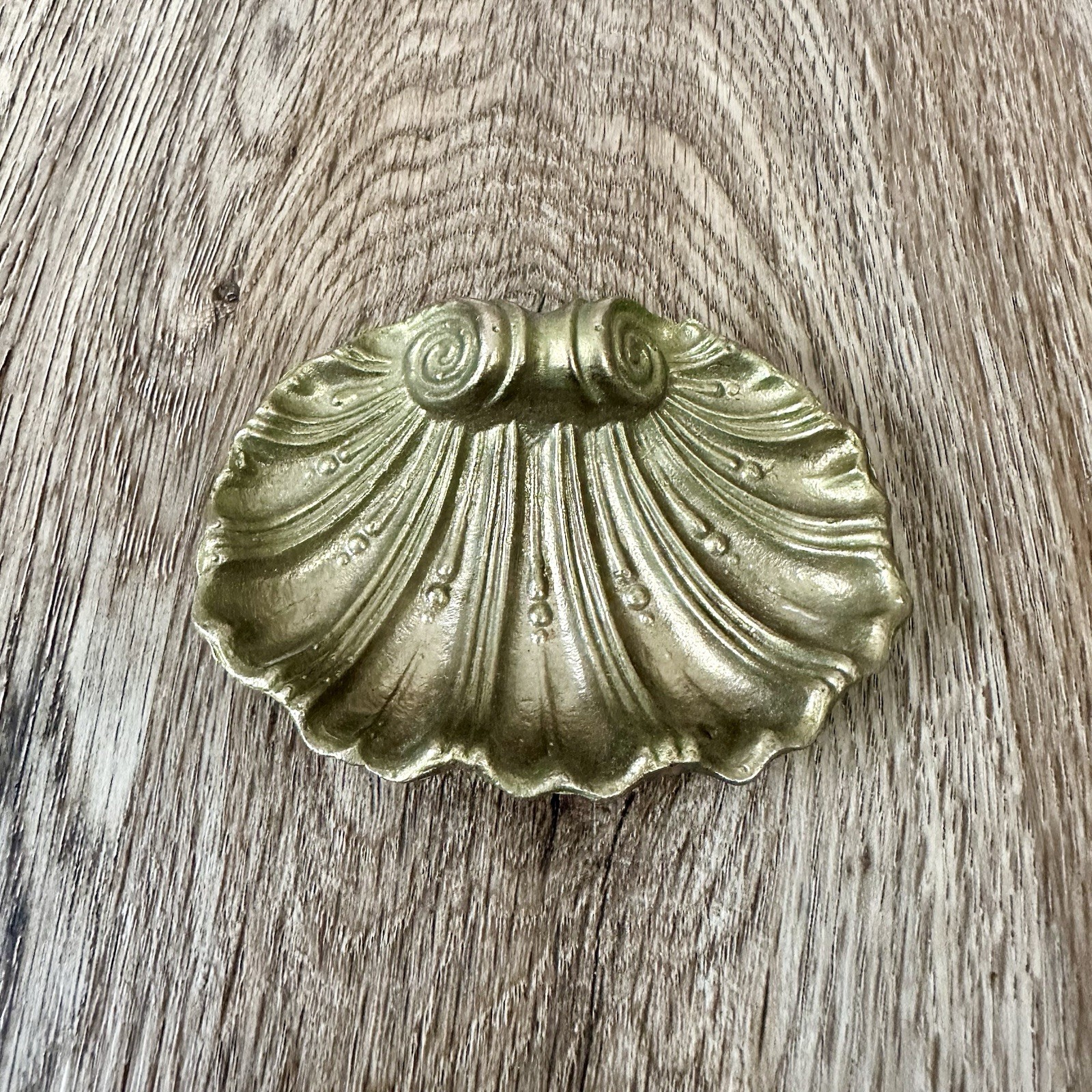 Vintage Brass Seashell Clamshell Nautical Ashtray Trinket Coin Dish Shell Design