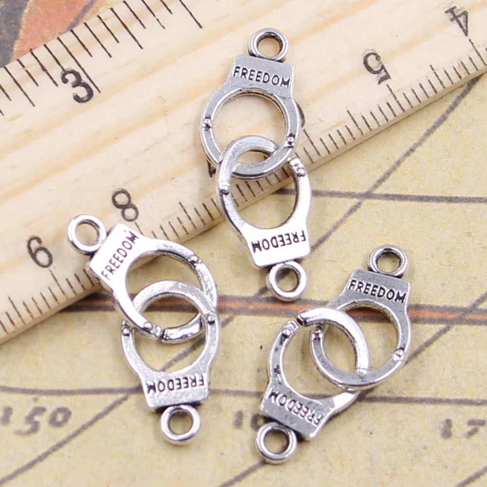 10Pcs Charms Handcuffs Freedom 30X10Mm Antique Silver Color Pendants Making DIY 