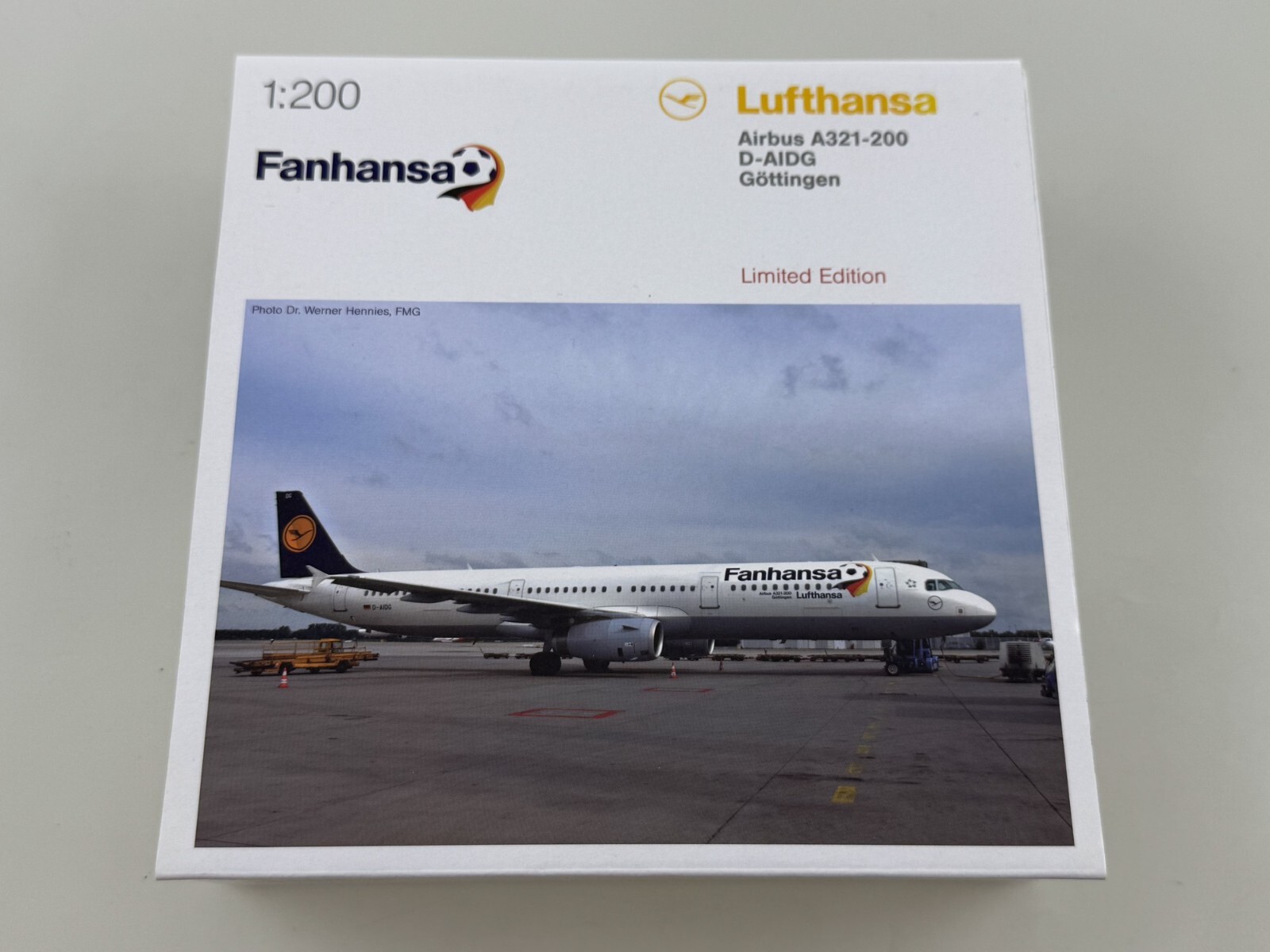 Herpa Lufthansa 'Fanhansa' Airbus A321-200 D-Aidg 1:200 556750 Discount 50%