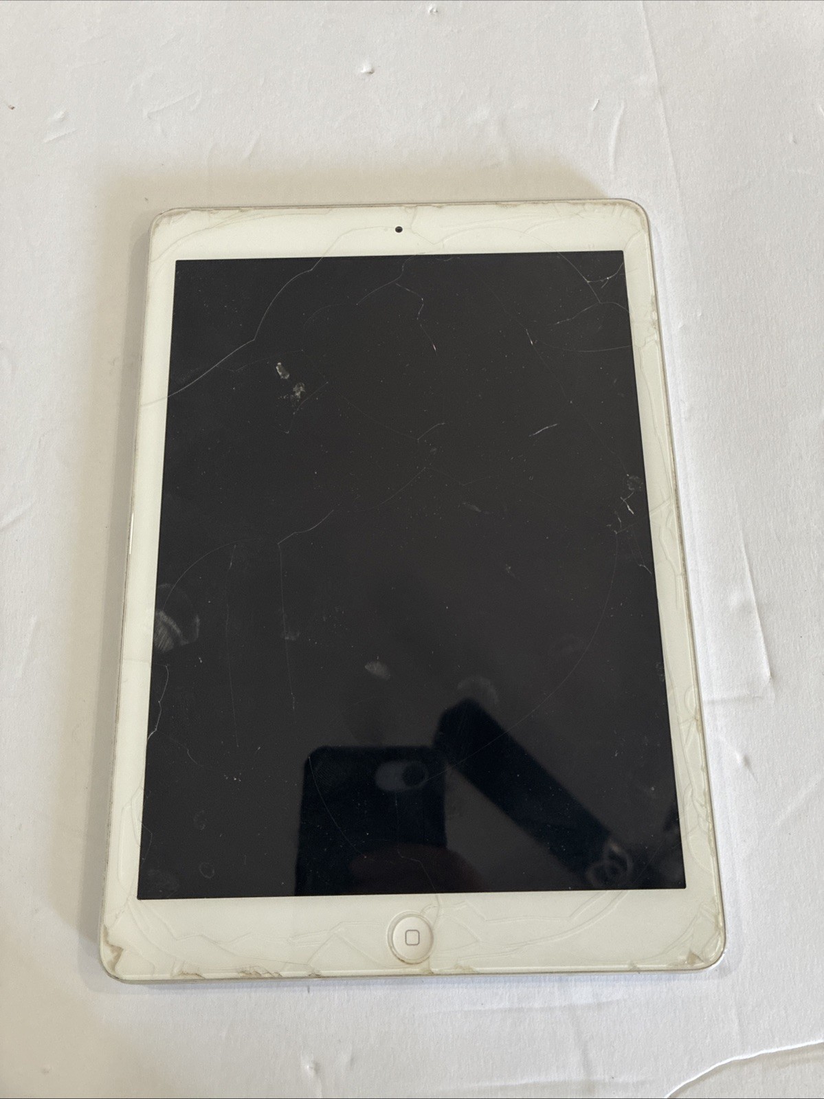 Apple iPad Air 1st Gen A1474 9.7” Wi-Fi — For Parts / Not Working / Good Screen